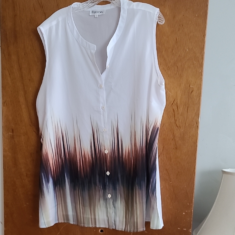 Riviera Women's Sleeveless Ombre Button Down Shirt